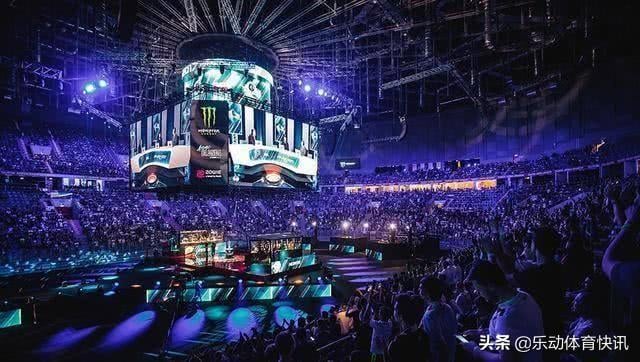 FPX战队逆风翻盘夺冠，书写电竞历史新篇章