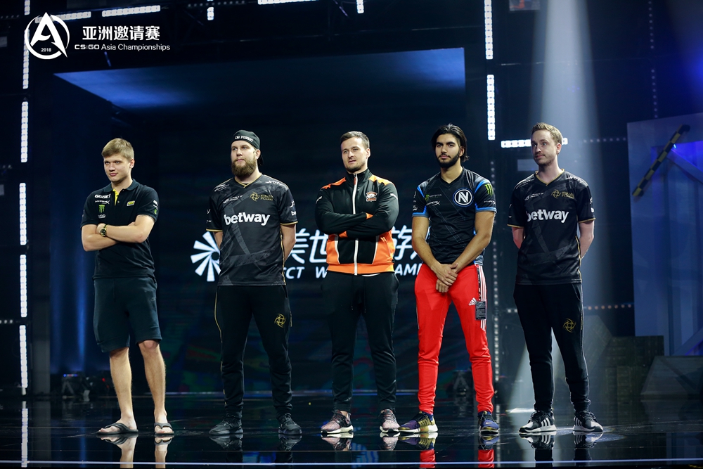 Na‘Vi险胜Faze：电竞巅峰对决加时赛胜利